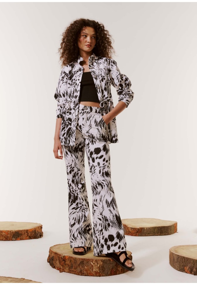 Calça Flare Estampada Leopardo