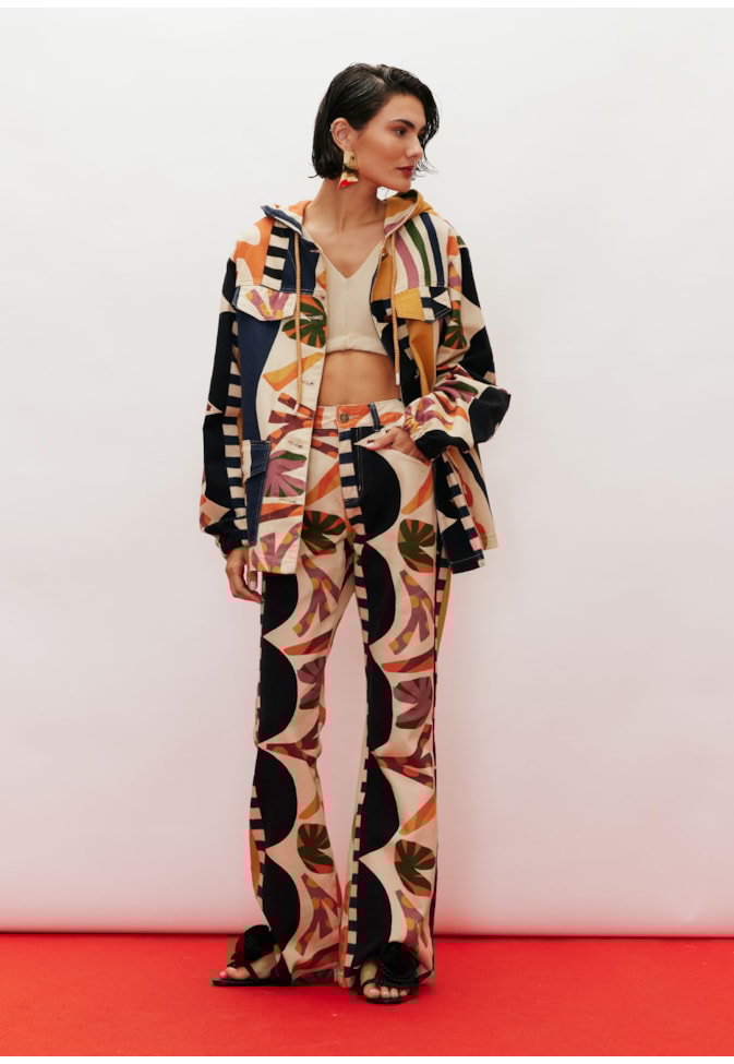 Calça Flare Sarja Estampada Samba