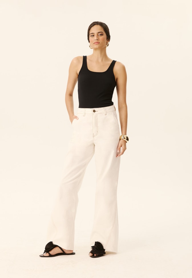 Calça Flare Sarja Lisa