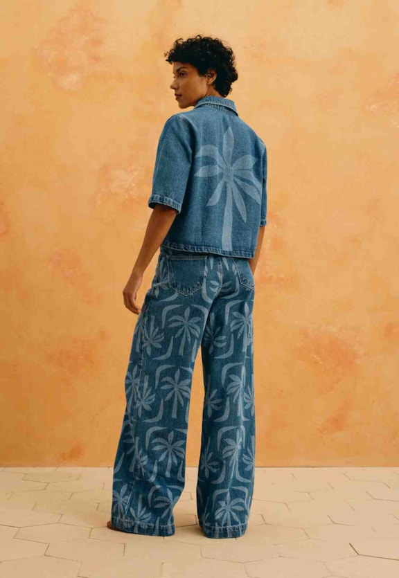 Calça Jeans Estampa Laser Coqueiro  Vista Traseira