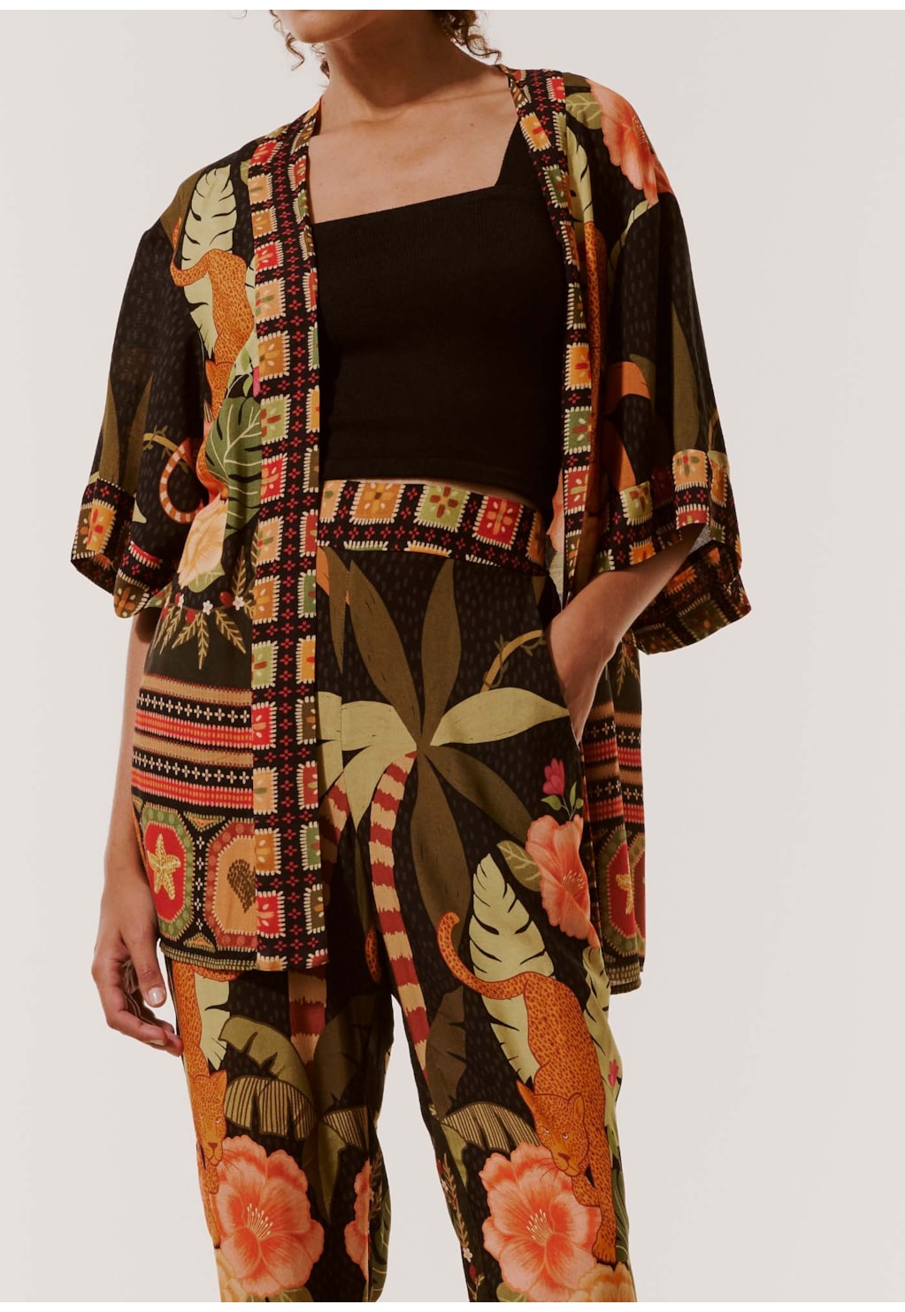 Calça Jogger com Bolso Estampada Pequi