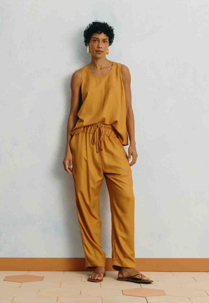 Calça Lisa Cós Elástico