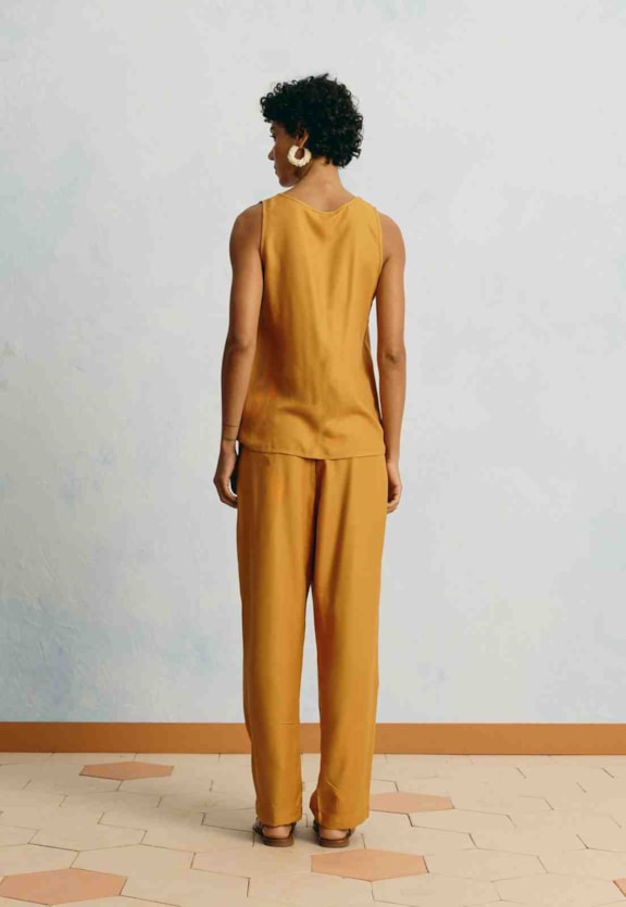 Calça Lisa Cós Elástico Vista Traseira