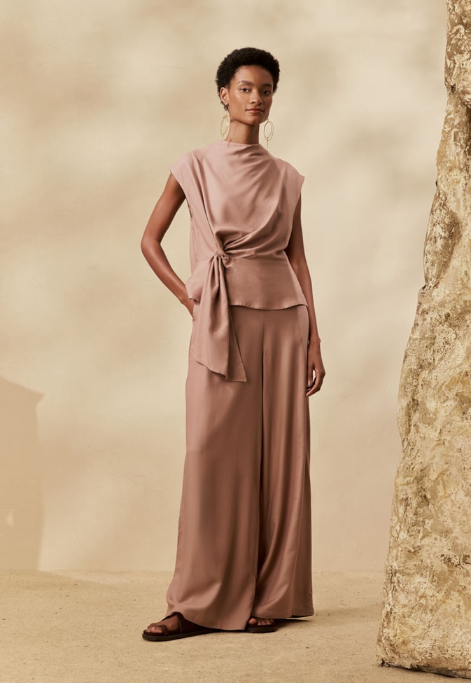 Calça Pantalona Ampla Lisa 