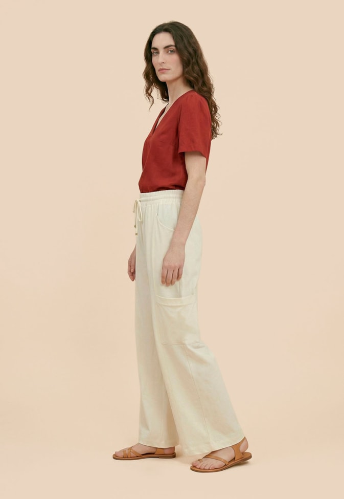 Calça Pantalona Com Bolso Lateral