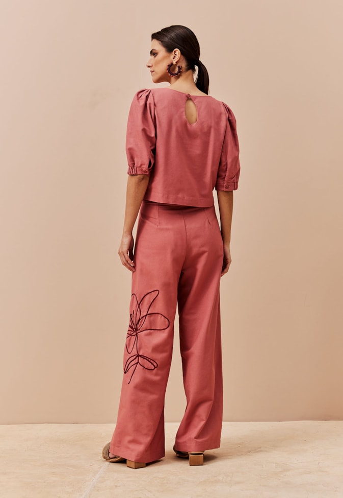 Calça Pantalona com Bordado