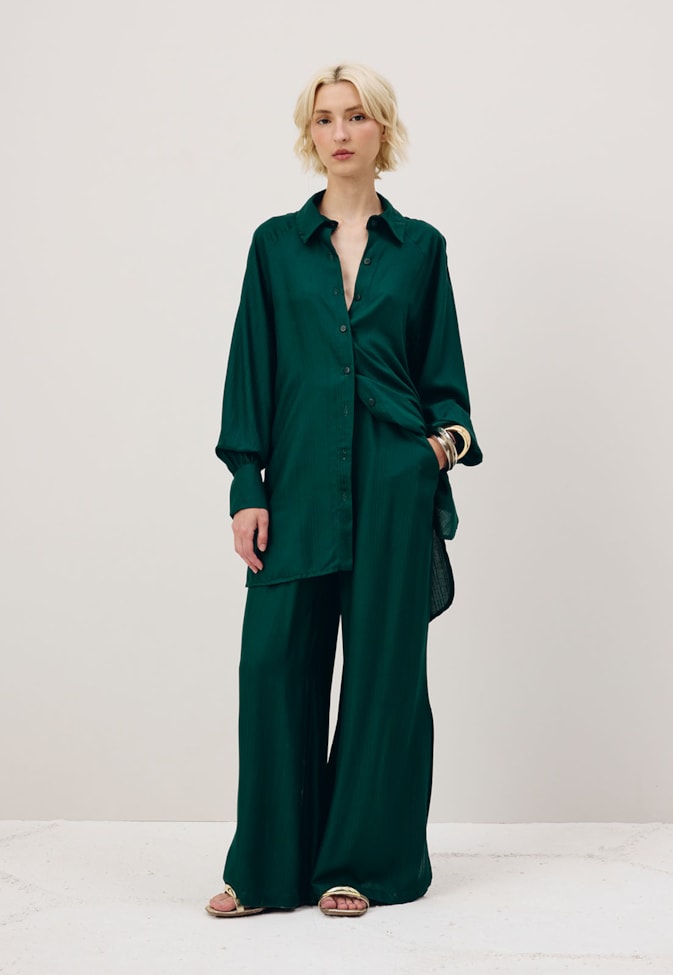 Calça Pantalona com Fenda e Elástico