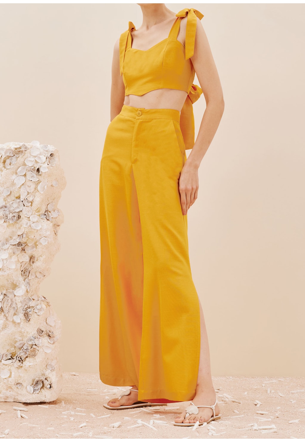 Calça Pantalona com Fendas