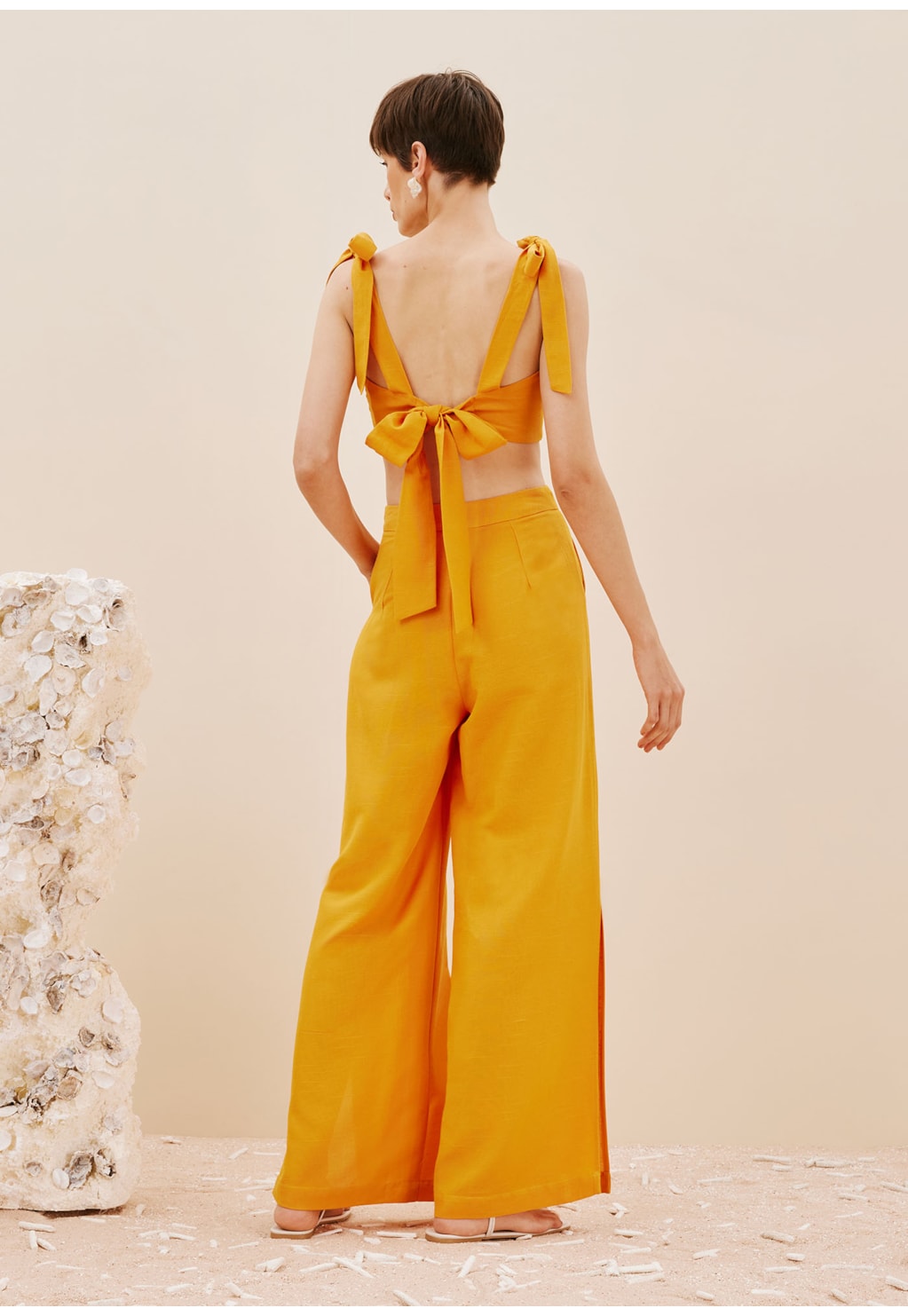 Calça Pantalona com Fendas