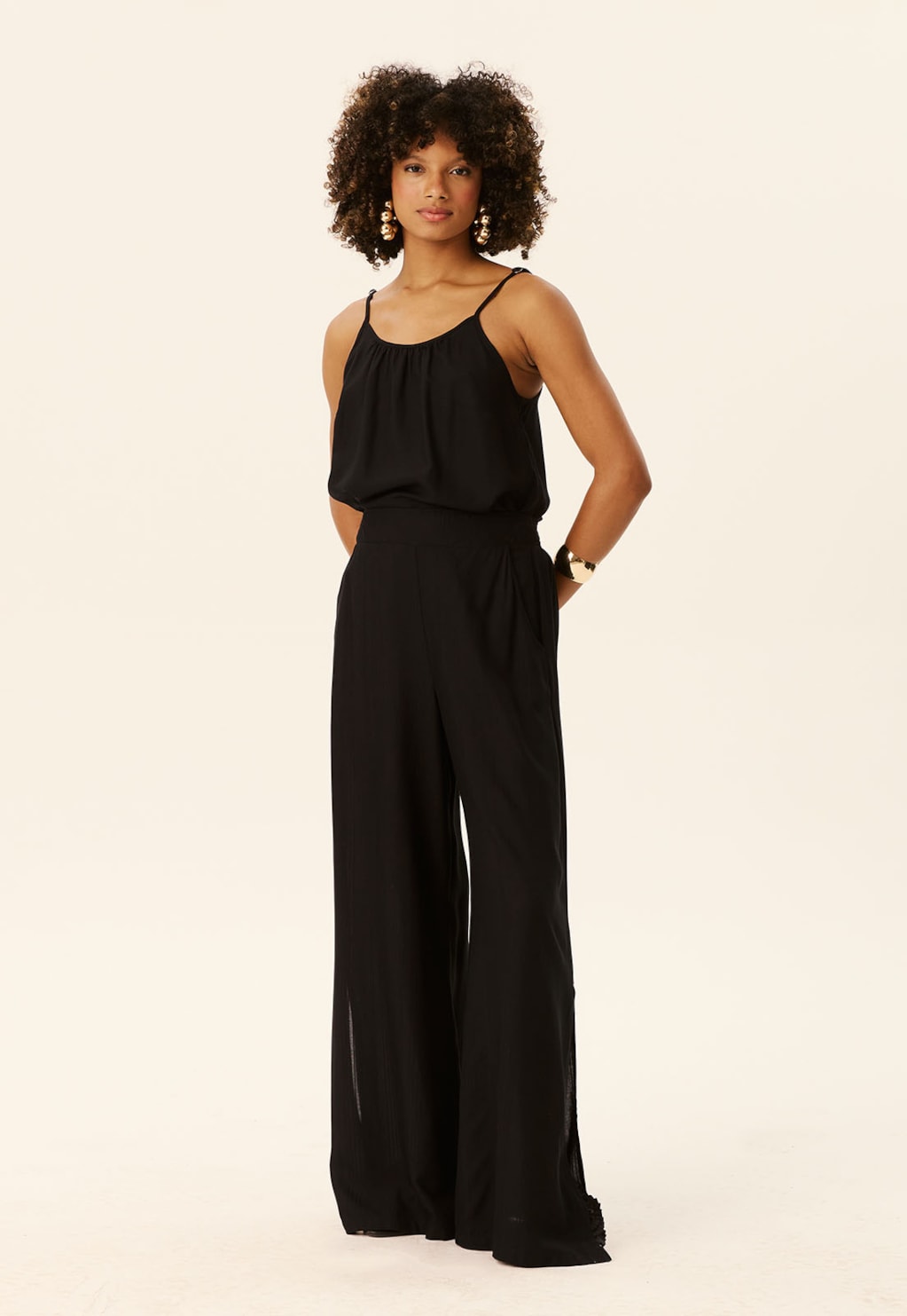 Calça Pantalona Com Fendas