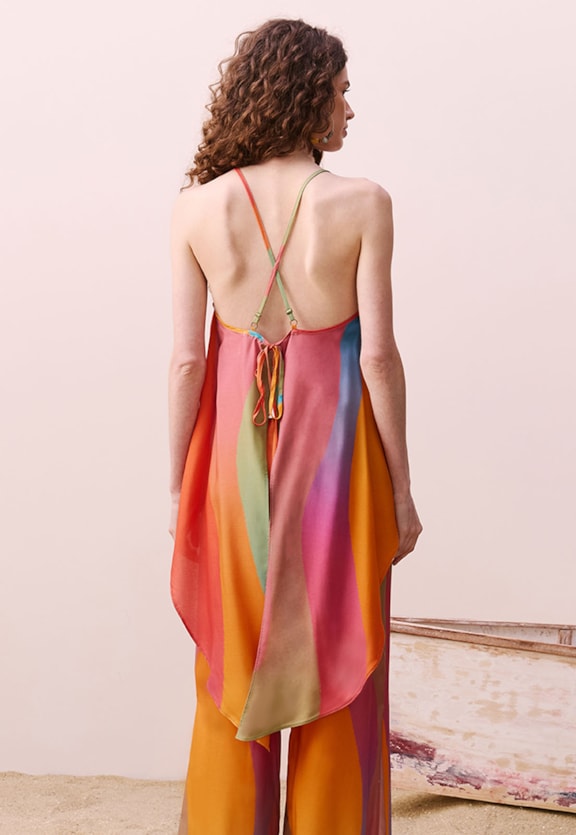 Calça Pantalona Com Fendas Vista Traseira