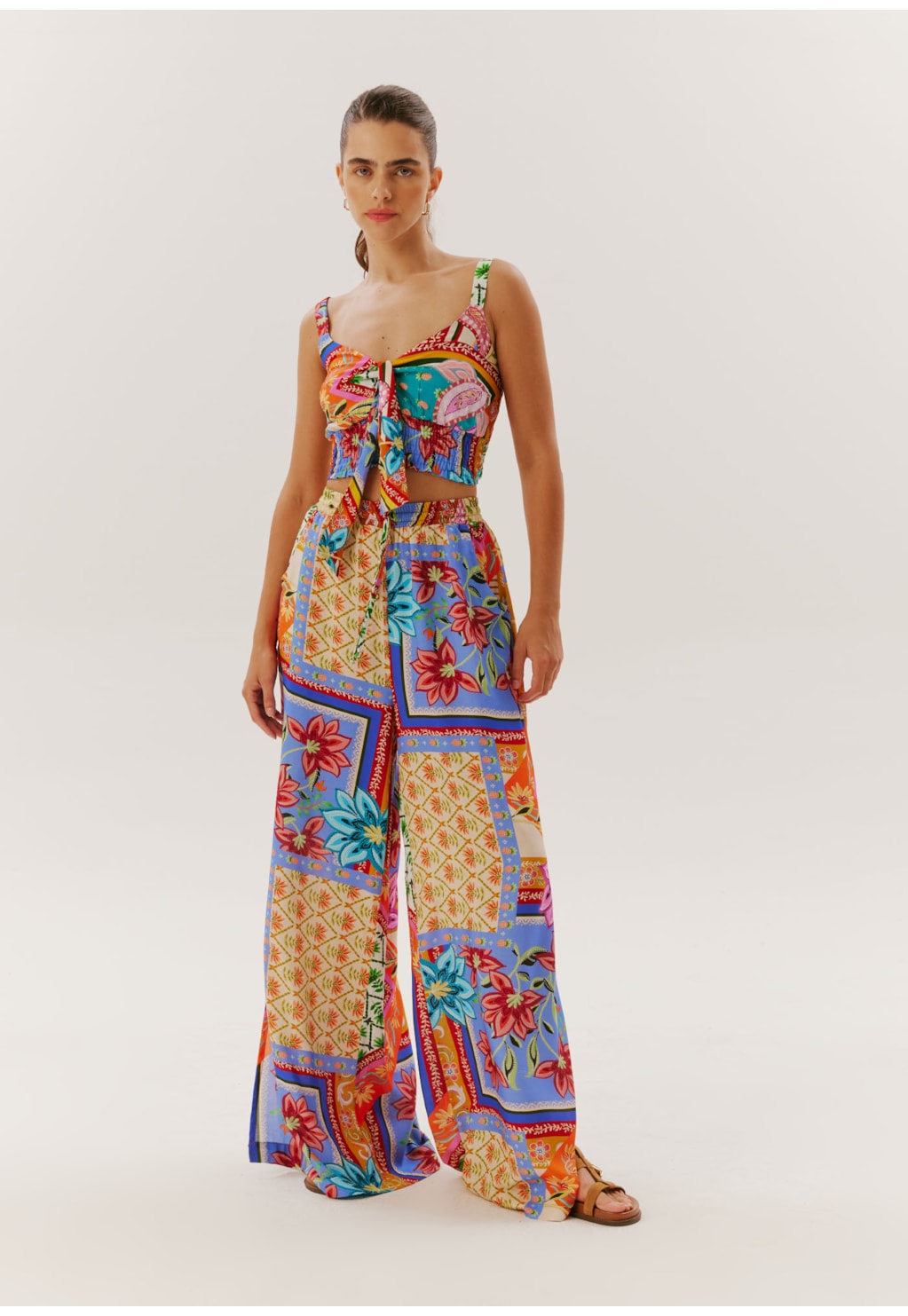 Calça Pantalona com Fendas Estampada Maya