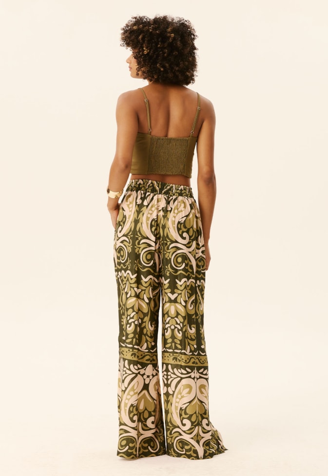 Calça Pantalona Com Pala Estampada