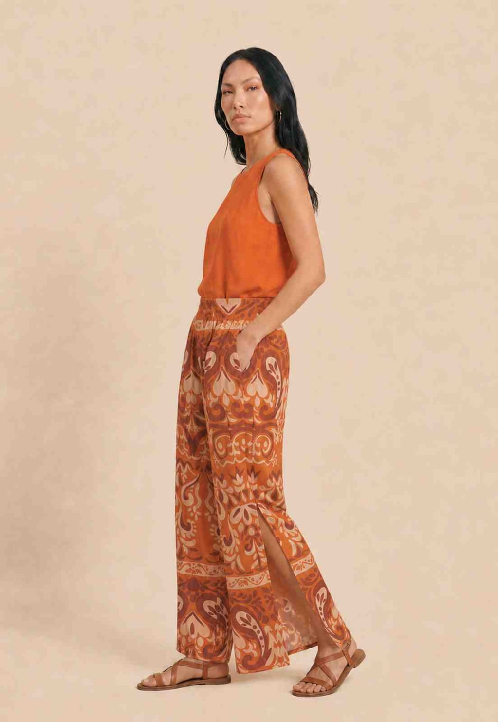 Calça Pantalona Com Pala Estampada