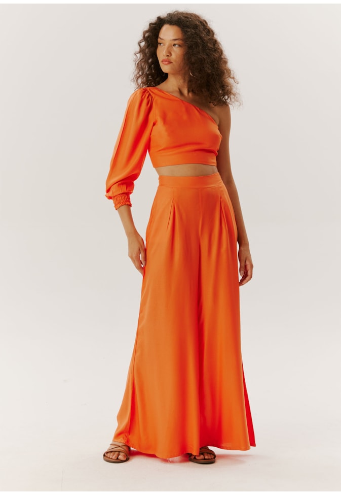 Calça Pantalona com Pregas e Bolso