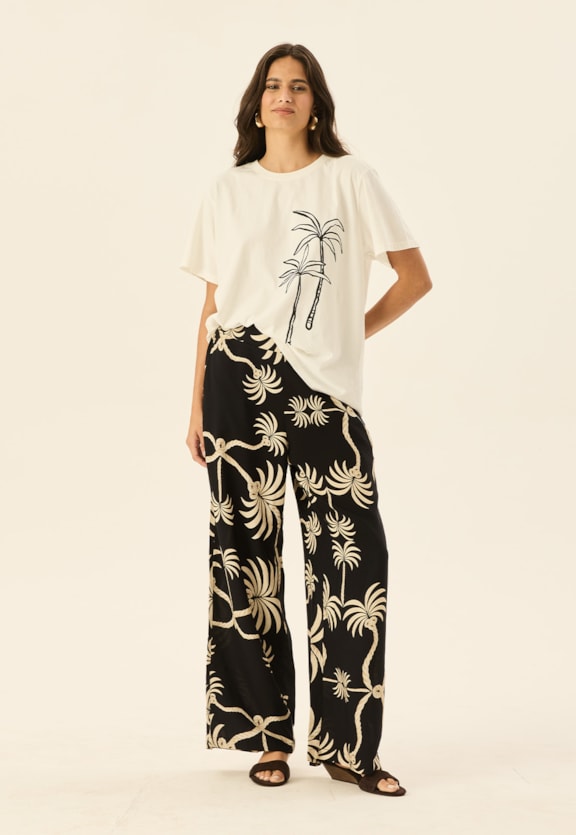 Calça Pantalona Cós Elástico Costas Estampada Carnaúba Vista Frontal