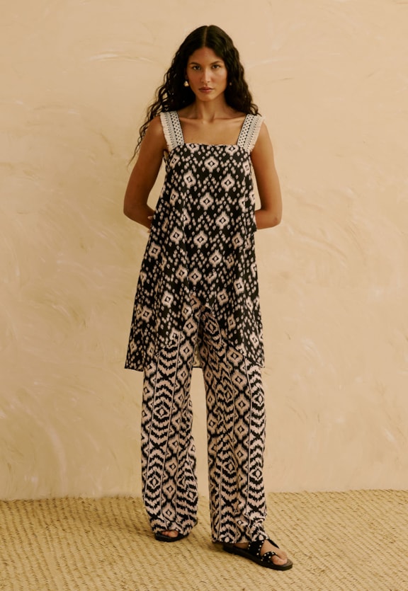 Calça Pantalona Elástico Costas Estampada Puno Vista Frontal