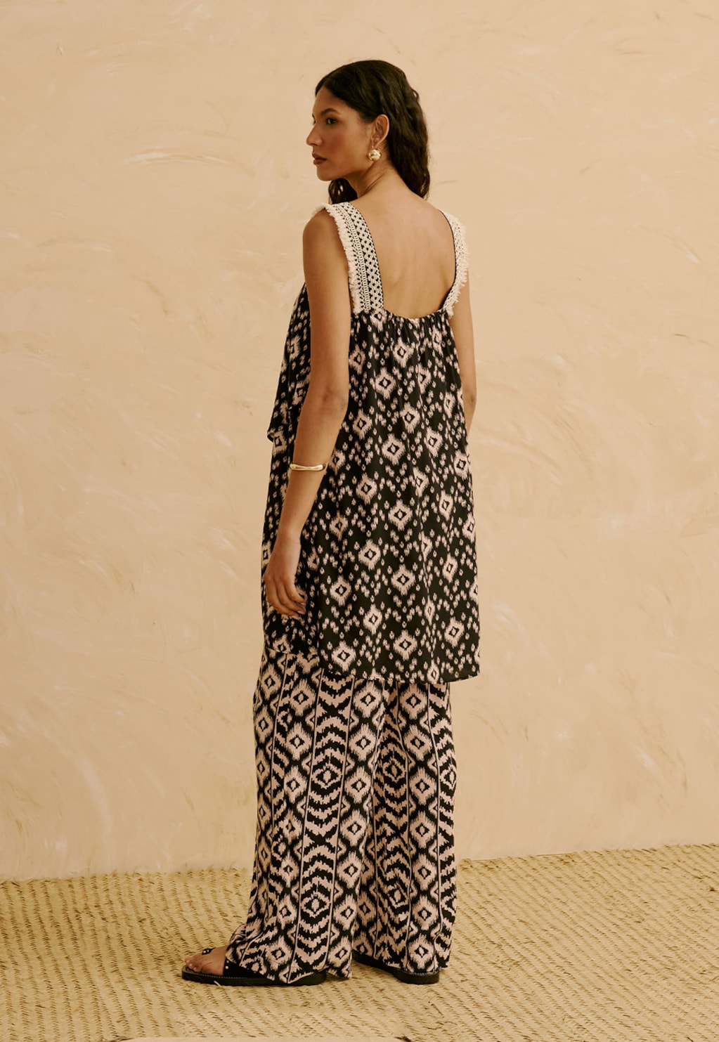 Calça Pantalona Elástico Costas Estampada Puno