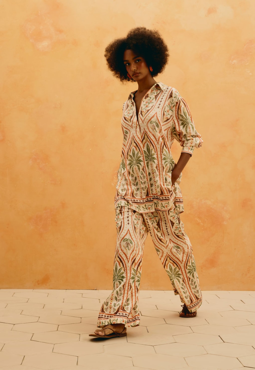 Calça Pantalona Estampada Arcos Calamar