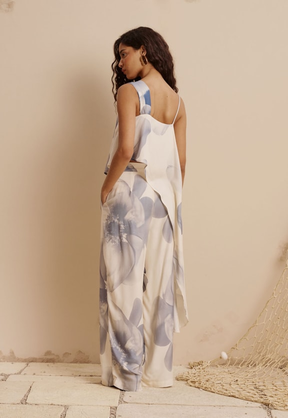 Calça Pantalona Estampada Íris Vista Traseira