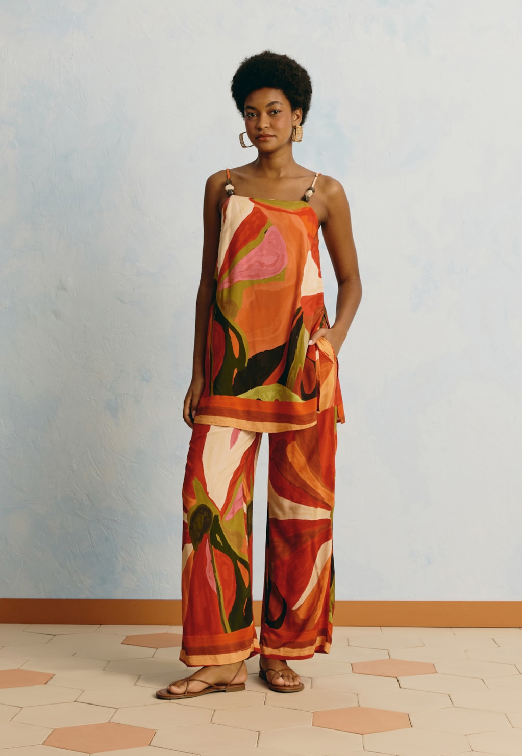 Calça Pantalona Estampada Latina