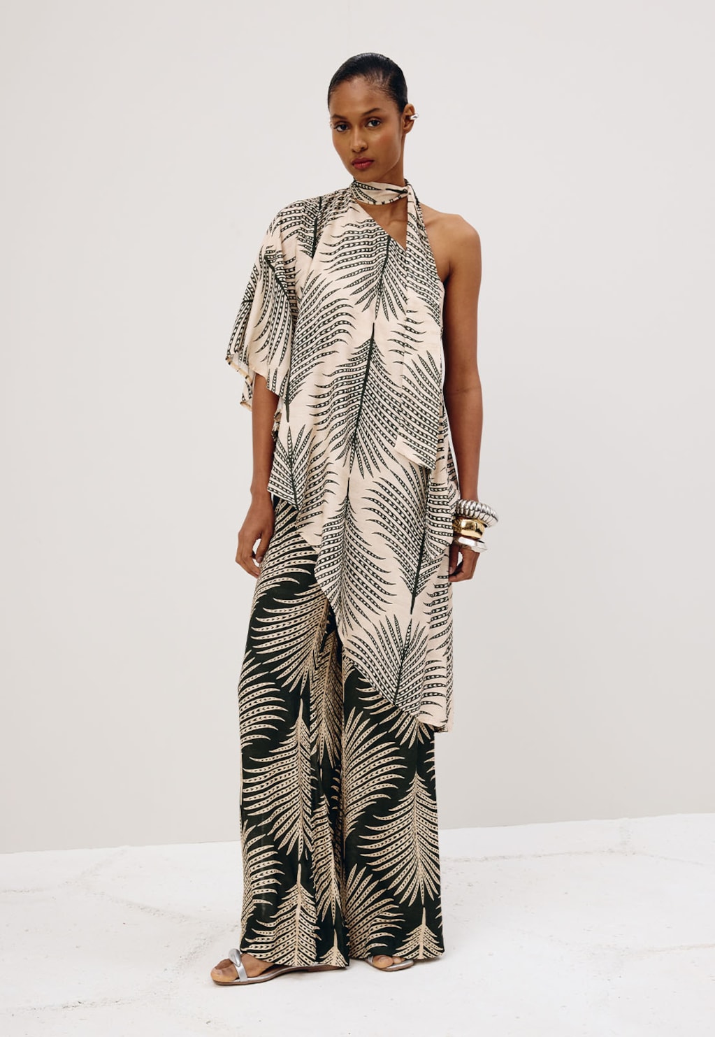 Calça Pantalona Estampada Palmas