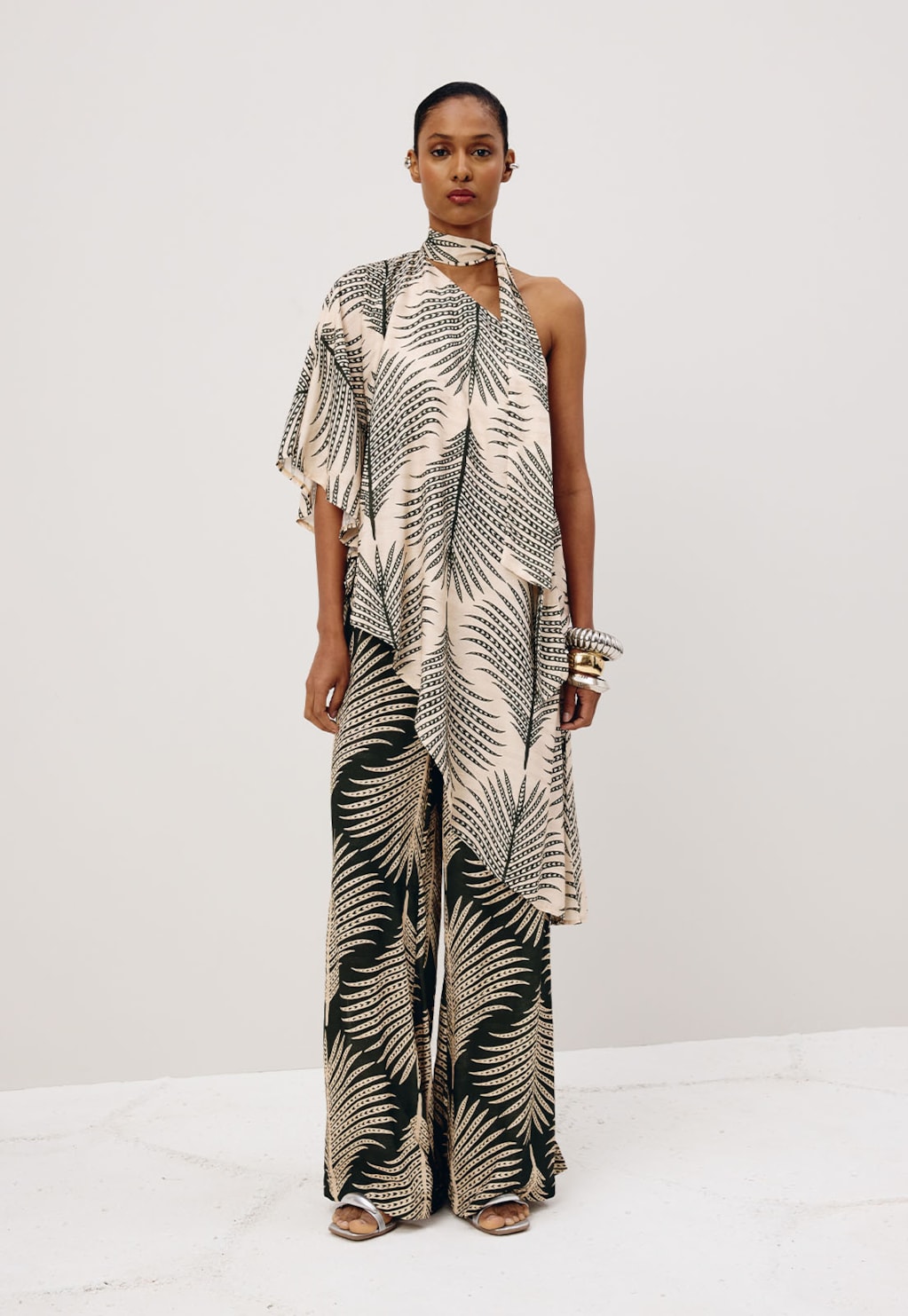 Calça Pantalona Estampada Palmas