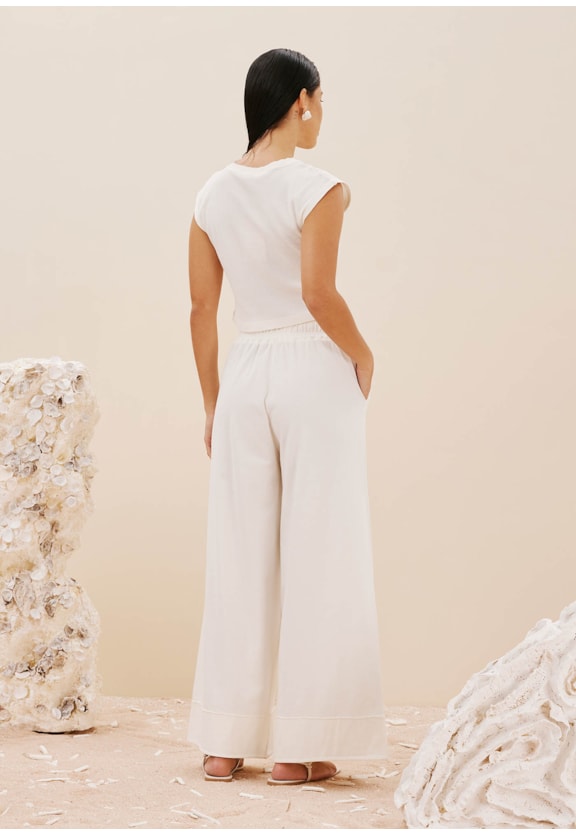 Calça Pantalona Estonada Vista Traseira
