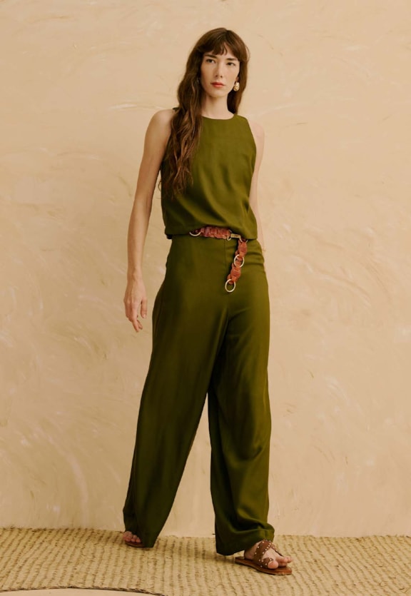Calça Pantalona Lisa   Vista Traseira
