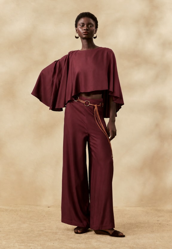 Calça Pantalona Lisa Vista Frontal
