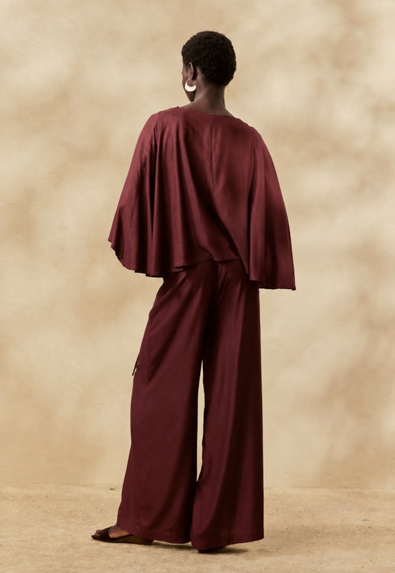 Calça Pantalona Lisa Vista Traseira