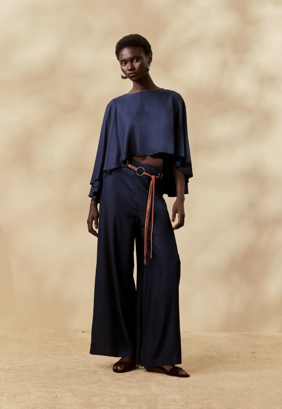 Calça Pantalona Lisa Vista Frontal