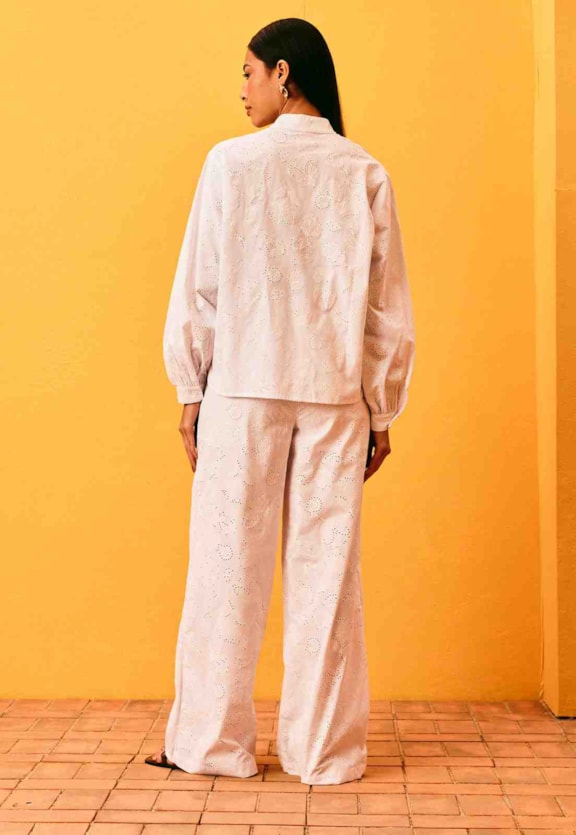 Calça Pantalona Lisa Laise Vista Traseira