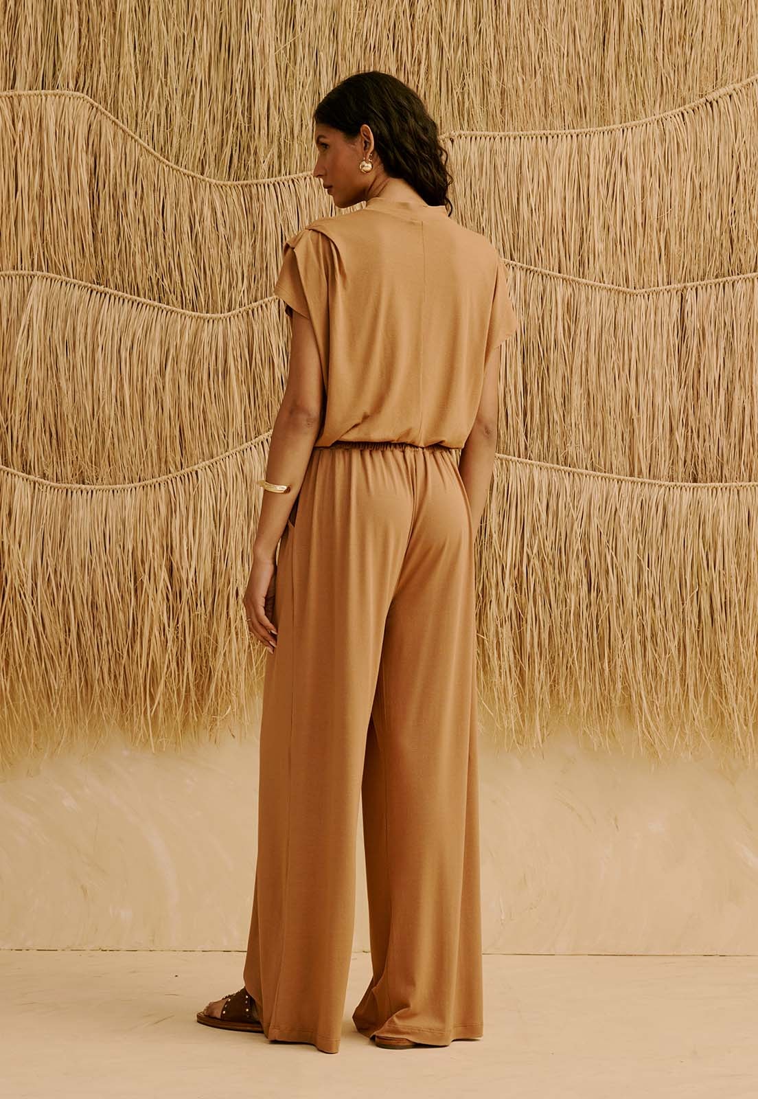 Calça Pantalona Malha Lisa  Vista Traseira