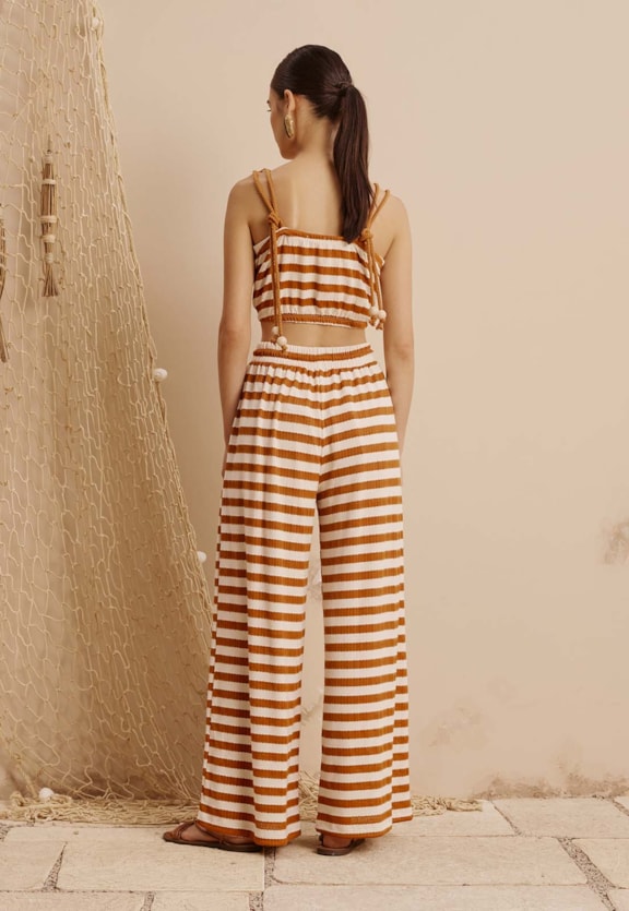 Calça Pantalona Passador Corda Vista Traseira