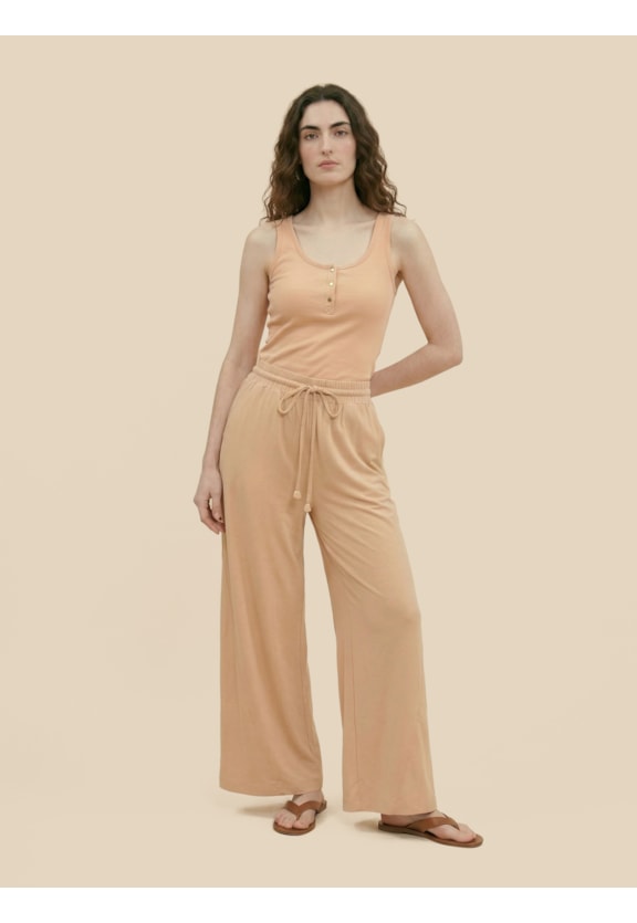 Calça Pantalona Recorte Lisa Vista Frontal