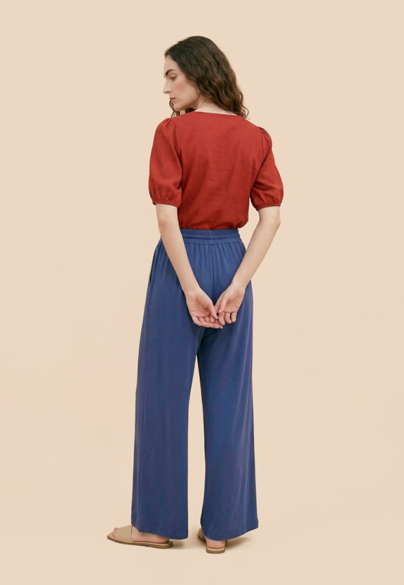Calça Pantalona Recorte Lisa Vista Traseira