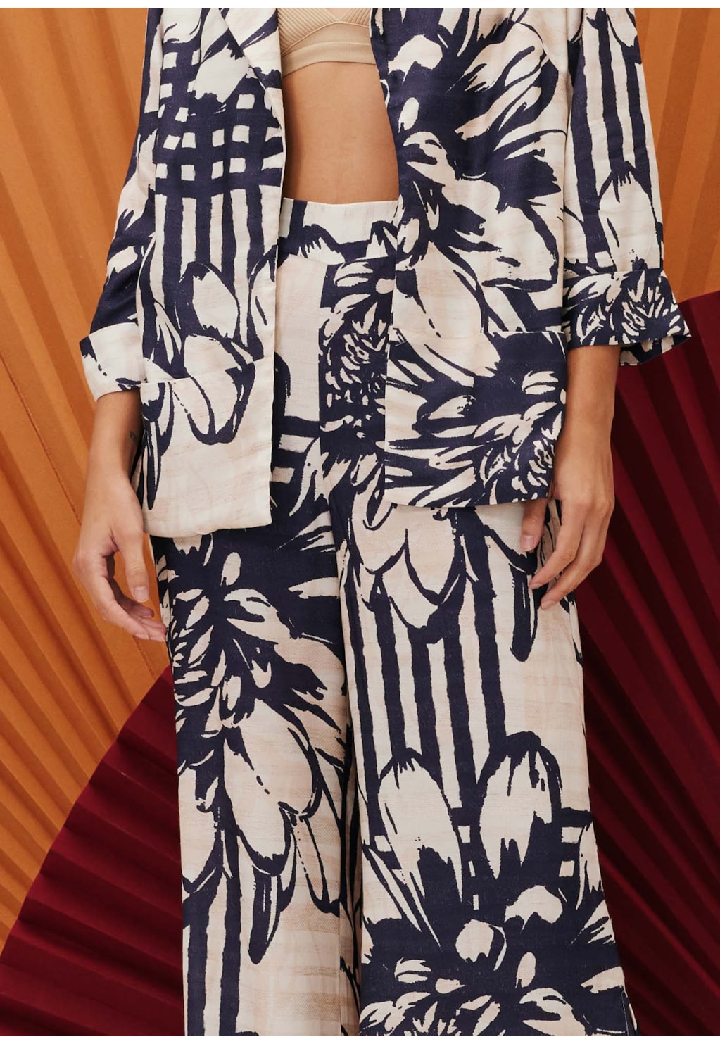 Calça Pantalona Regular Estampada Bolero