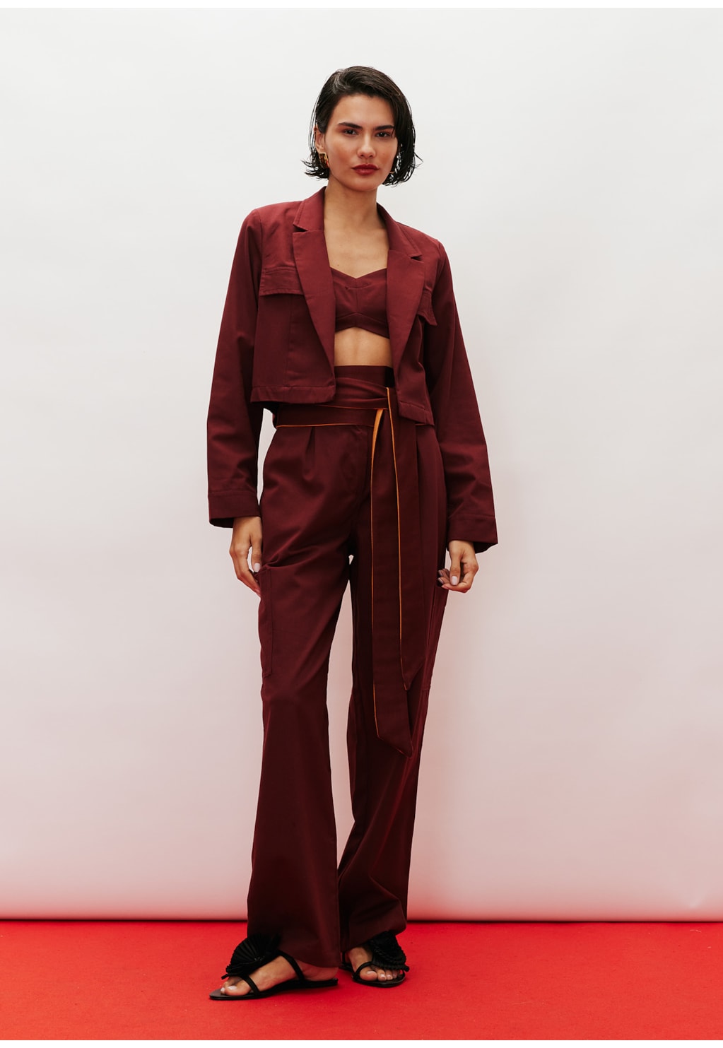 Calça Reta Bolsos Laterais