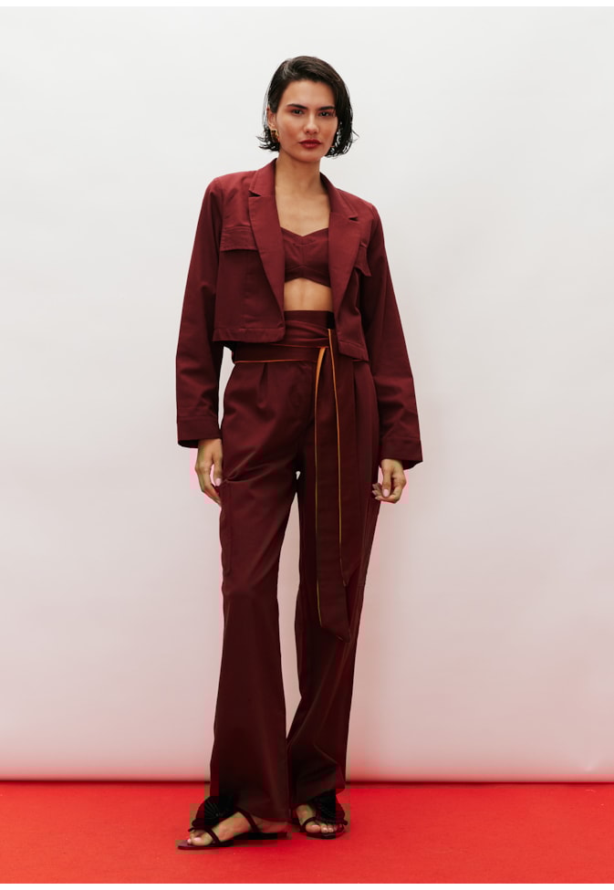 Calça Reta Bolsos Laterais