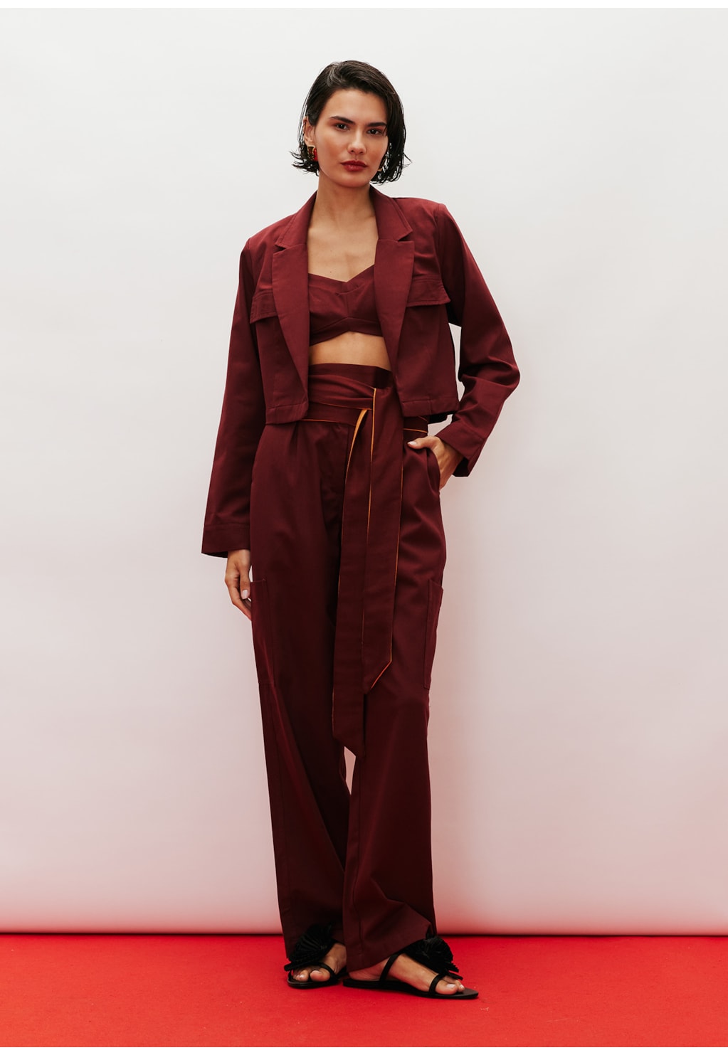 Calça Reta Bolsos Laterais