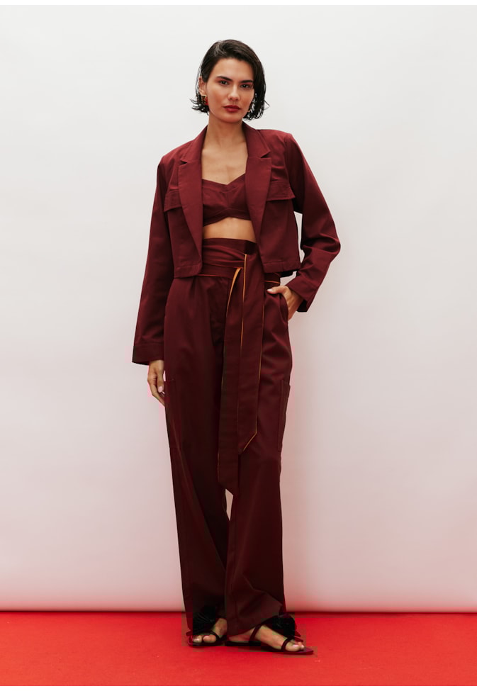 Calça Reta Bolsos Laterais