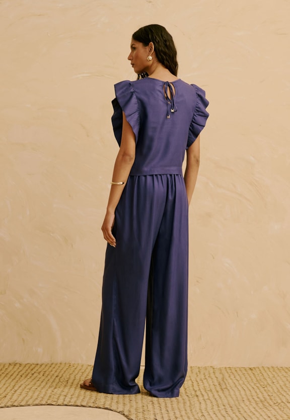 Calça Reta Cós Lisa Vista Traseira