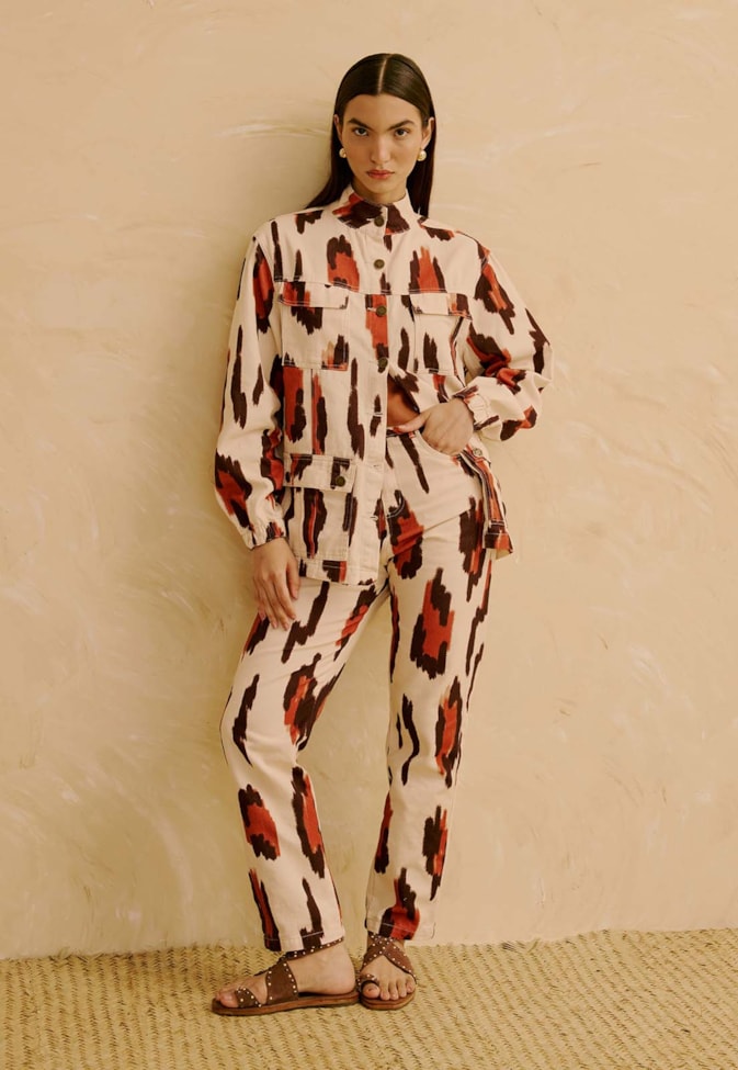 Calça Reta em Sarja Estampada Chimu Off