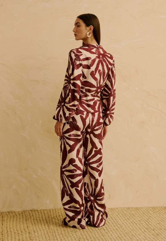 Calça Reta Estampada Perka Vista Traseira