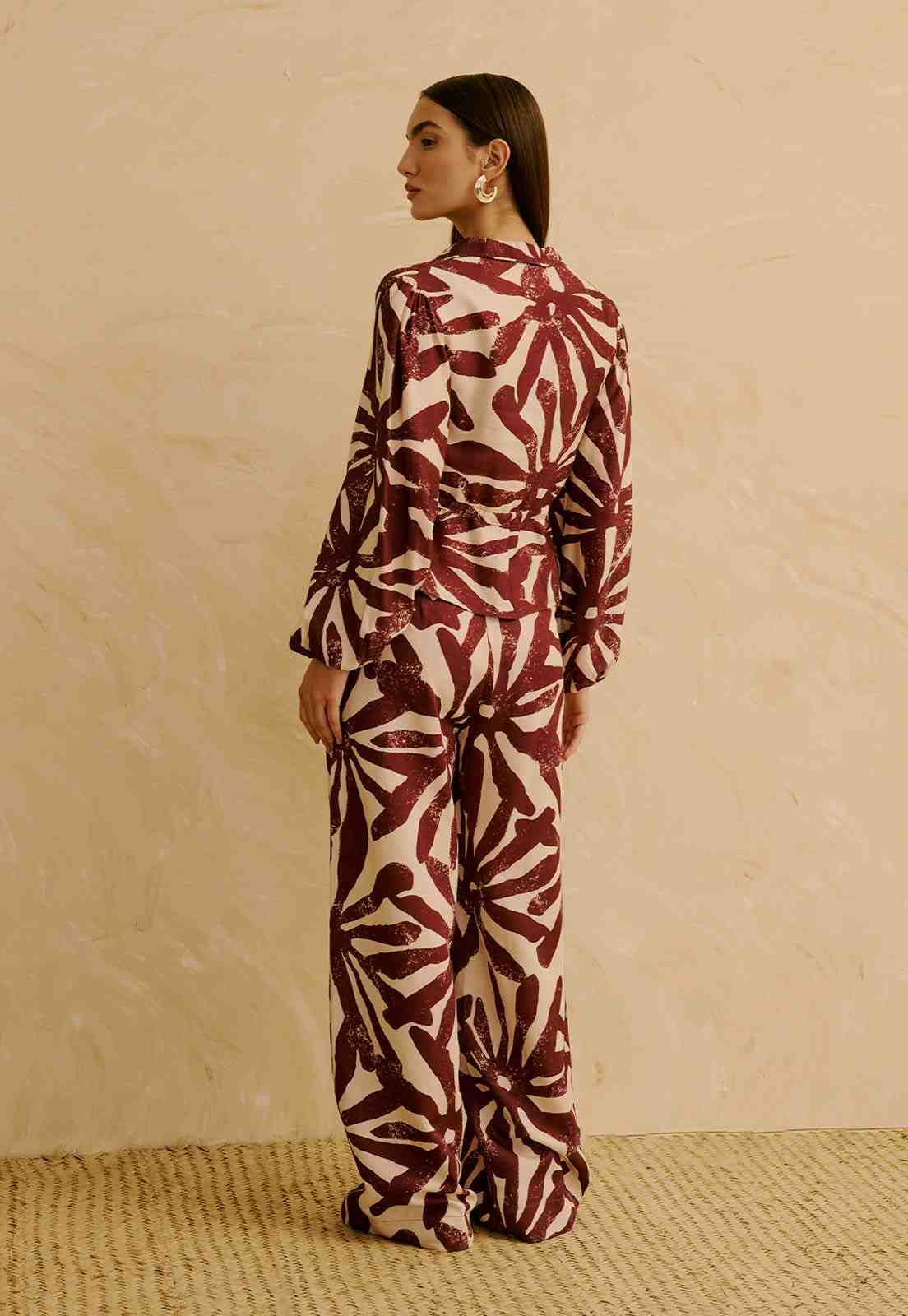 Calça Reta Estampada Perka Vista Traseira
