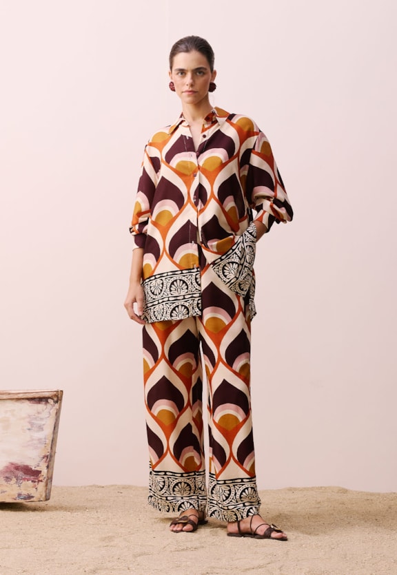 Calça Reta Estampada Ponta do Muretá Vista Frontal