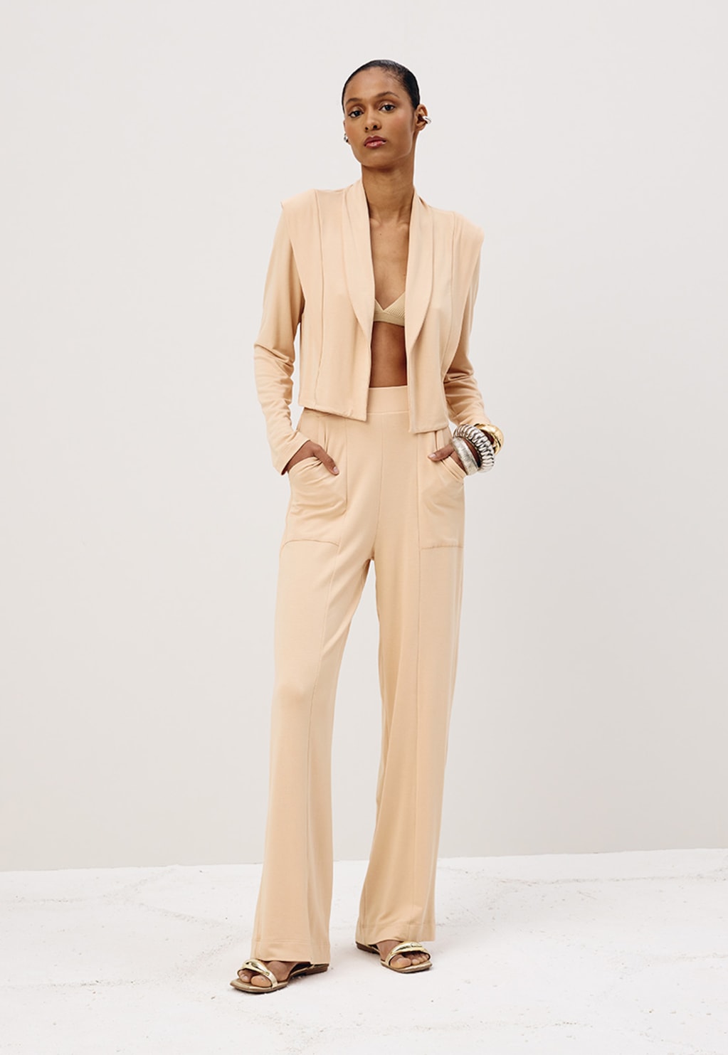 Calça Reta Recorte Bolso