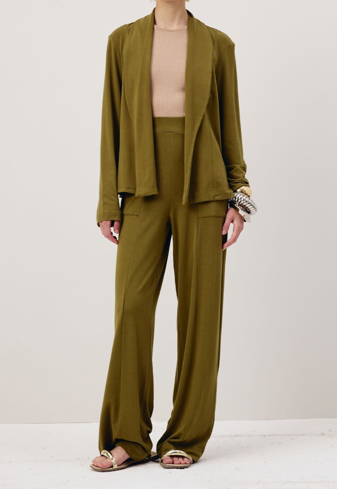 Calça Reta Recorte Bolso