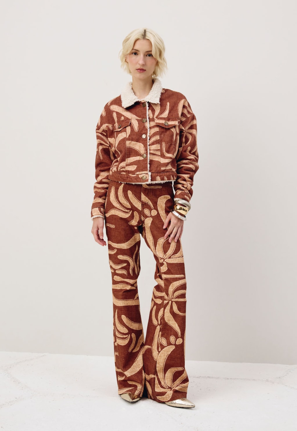 Calça Sarja Flare Estampada Yucca